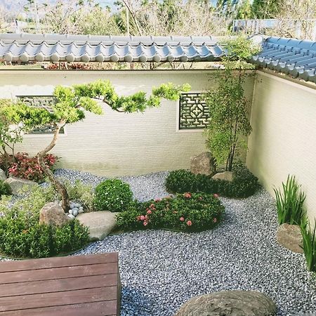 Roaming Cloud Sun Moon Lake B&B Yuchi Exterior foto